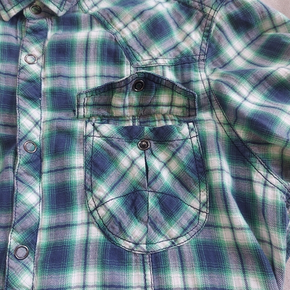 Eighty Eight Platinum Short Sleeve Flannel Button Up Plaid Shirt, Small - Picture 5 of 9